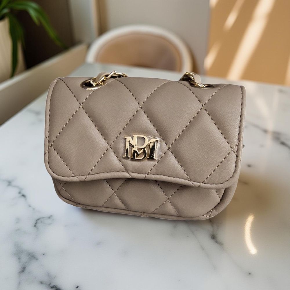 New Badgley Mischka Small Quilted beige handbag